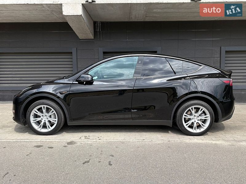 Позашляховик / Кросовер Tesla Model Y 2023 в Києві
