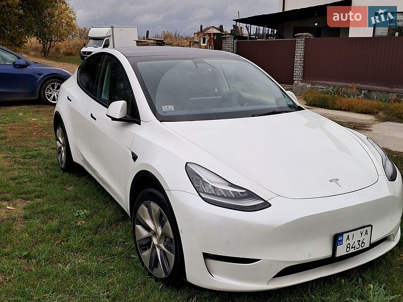Внедорожник / Кроссовер Tesla Model Y 2021 в Киеве