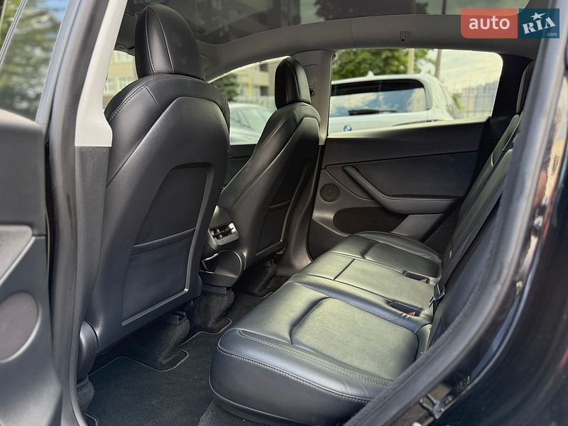 Позашляховик / Кросовер Tesla Model Y 2023 в Києві