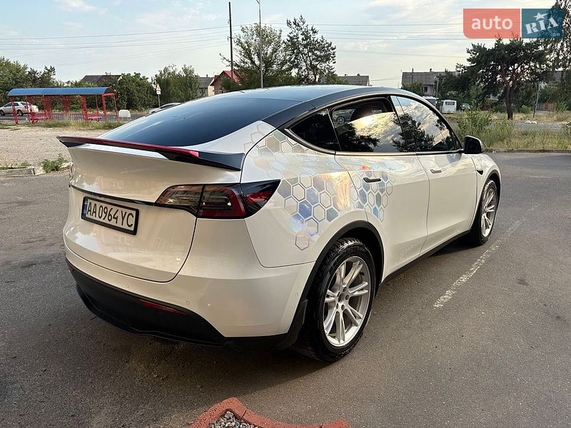 Tesla Model Y 2021