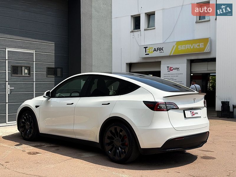 Позашляховик / Кросовер Tesla Model Y 2022 в Києві