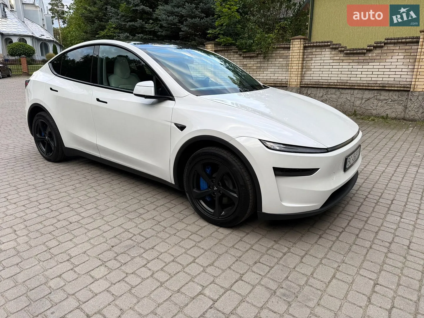 2025 Tesla Model Y - мініатюра 10