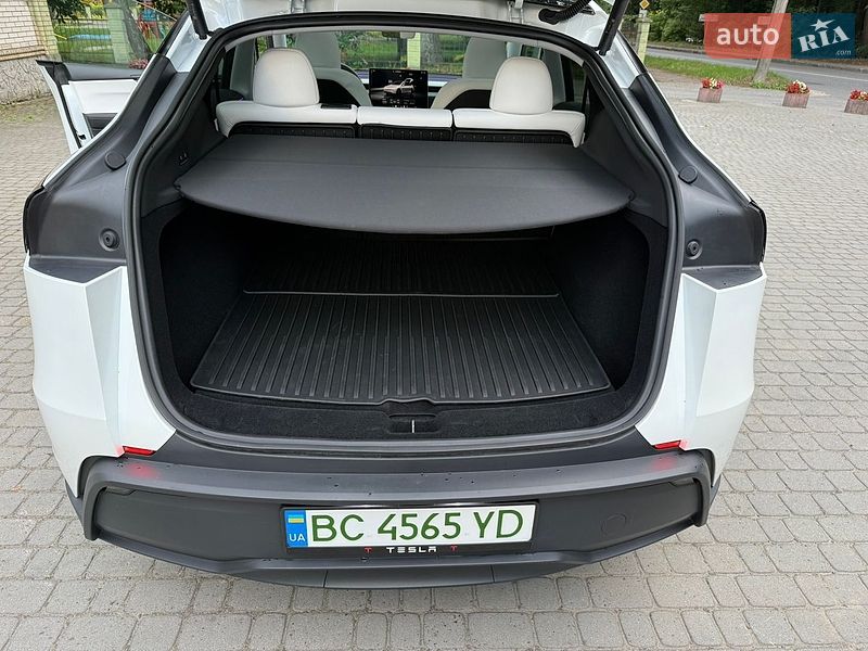 Позашляховик / Кросовер Tesla Model Y 2025 в Львові
