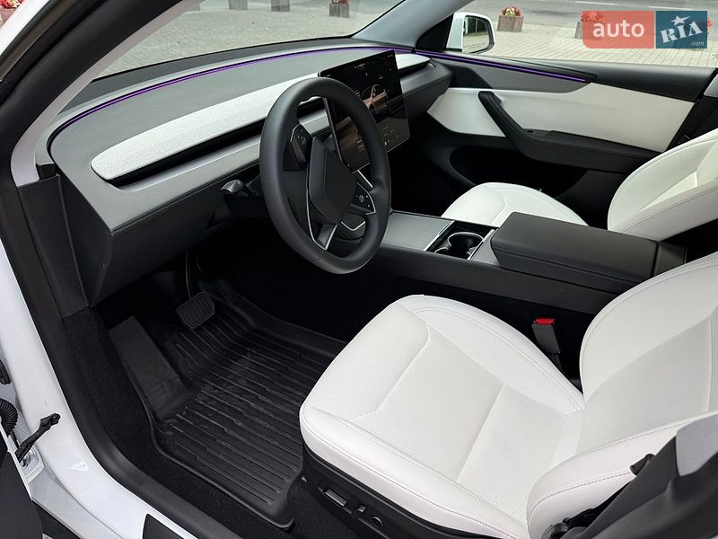 Позашляховик / Кросовер Tesla Model Y 2025 в Львові