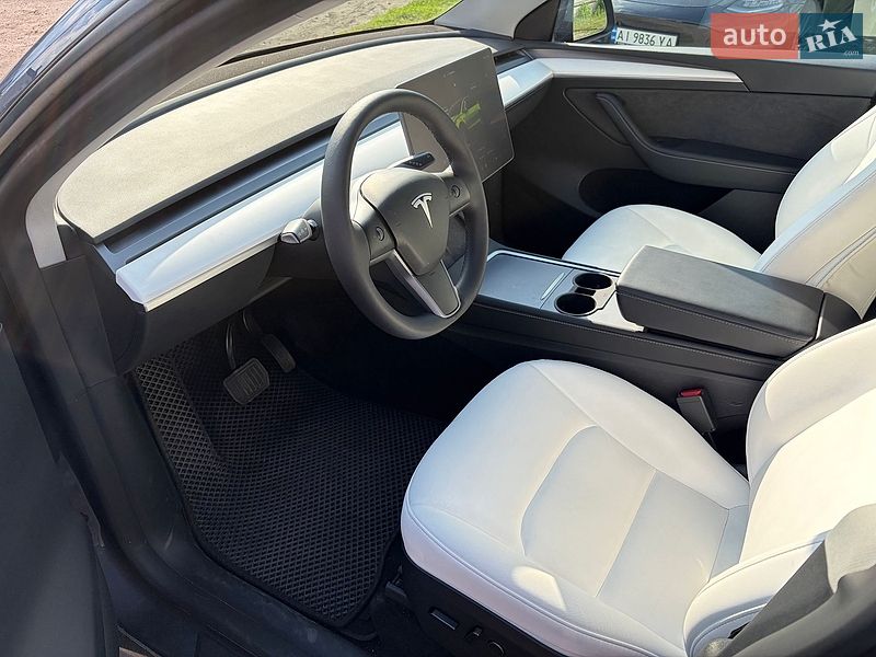 Tesla Model Y 2023