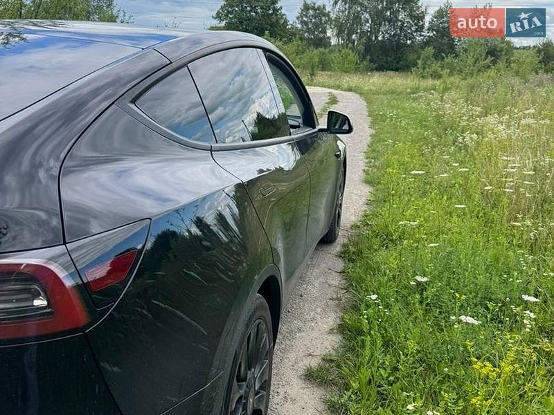 Позашляховик / Кросовер Tesla Model Y 2022 в Львові