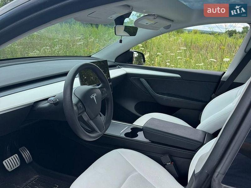 Позашляховик / Кросовер Tesla Model Y 2022 в Львові