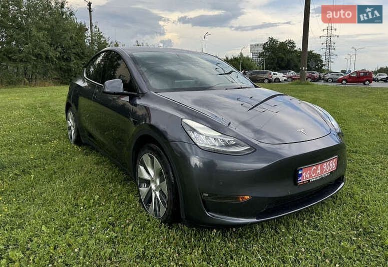 Tesla Model Y 2021