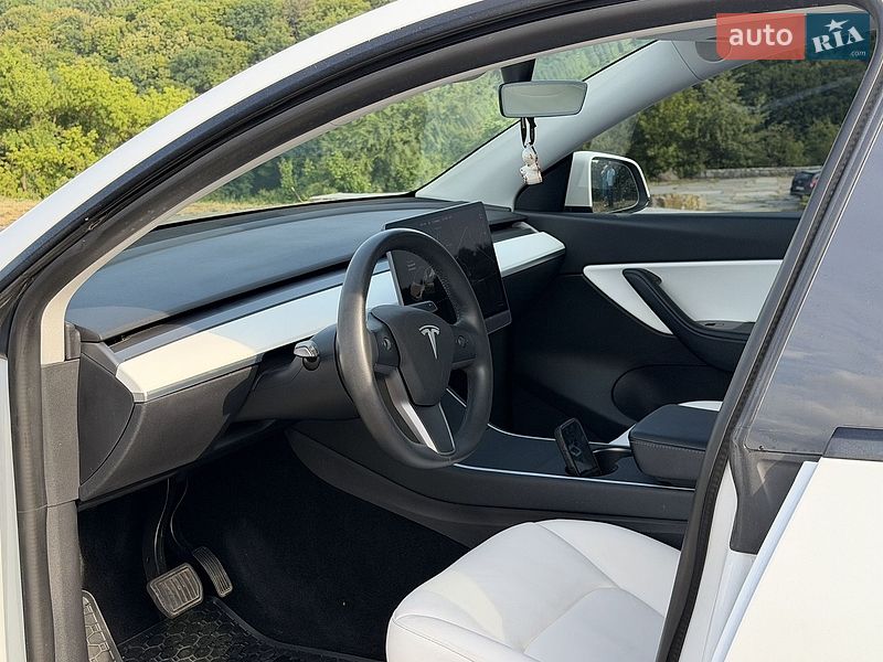 Позашляховик / Кросовер Tesla Model Y 2020 в Житомирі фото 16 Позашляховик / Кросовер Tesla Model Y 2020 в Житомирі