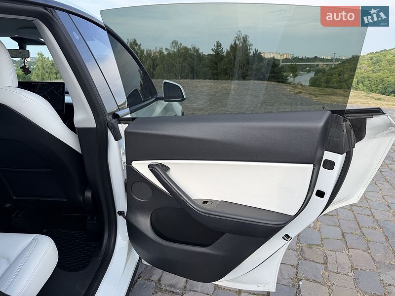 Позашляховик / Кросовер Tesla Model Y 2020 в Житомирі фото 25 Позашляховик / Кросовер Tesla Model Y 2020 в Житомирі