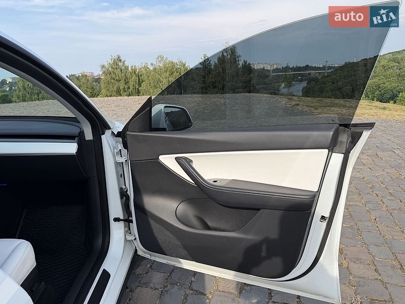 Позашляховик / Кросовер Tesla Model Y 2020 в Житомирі фото 28 Позашляховик / Кросовер Tesla Model Y 2020 в Житомирі