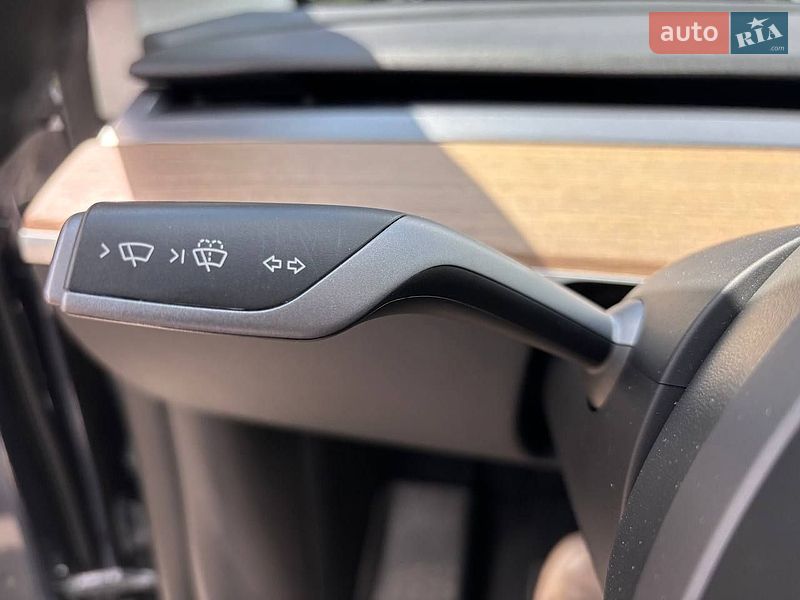 Позашляховик / Кросовер Tesla Model Y 2023 в Києві