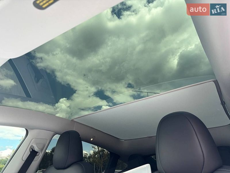 Позашляховик / Кросовер Tesla Model Y 2023 в Києві