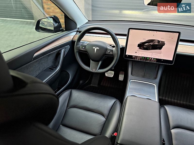 Позашляховик / Кросовер Tesla Model Y 2023 в Чернівцях