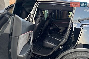 Позашляховик / Кросовер Tesla Model Y 2023 в Чернівцях