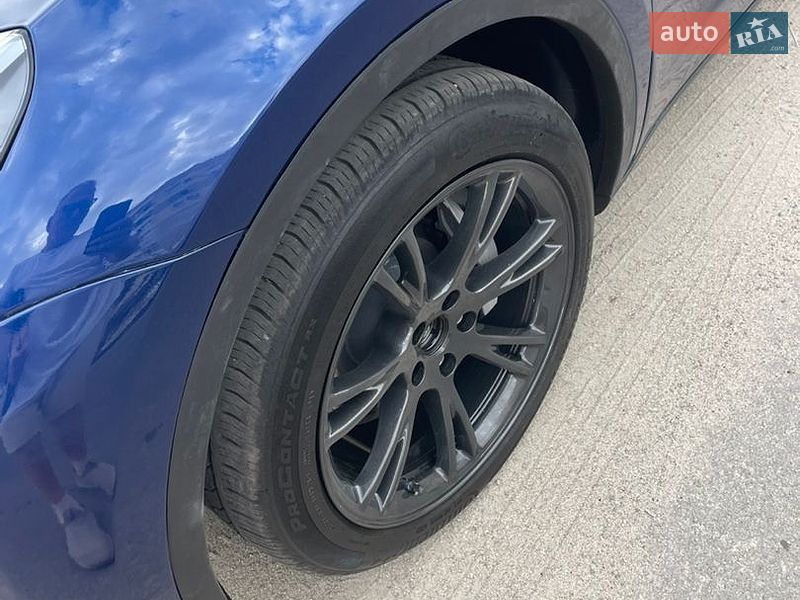 Внедорожник / Кроссовер Tesla Model Y 2024 в Запорожье