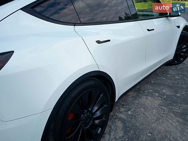 Позашляховик / Кросовер Tesla Model Y 2022 в Хмельницькому