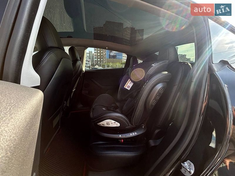 Позашляховик / Кросовер Tesla Model Y 2021 в Києві