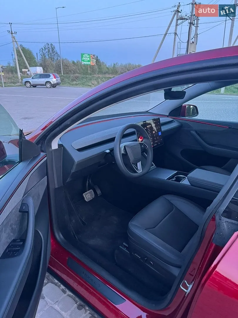 2025 Tesla Model Y - мініатюра 11