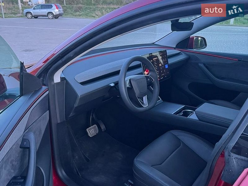 Позашляховик / Кросовер Tesla Model Y 2025 в Львові фото 11 Позашляховик / Кросовер Tesla Model Y 2025 в Львові