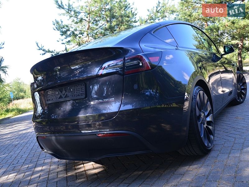 Внедорожник / Кроссовер Tesla Model Y 2024 в Дрогобыче