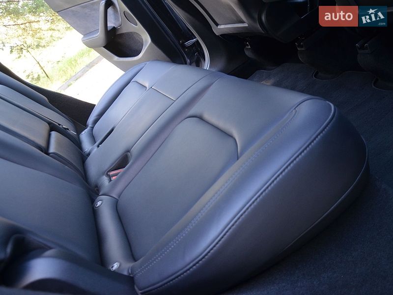 Внедорожник / Кроссовер Tesla Model Y 2024 в Дрогобыче