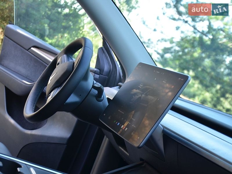 Внедорожник / Кроссовер Tesla Model Y 2024 в Дрогобыче
