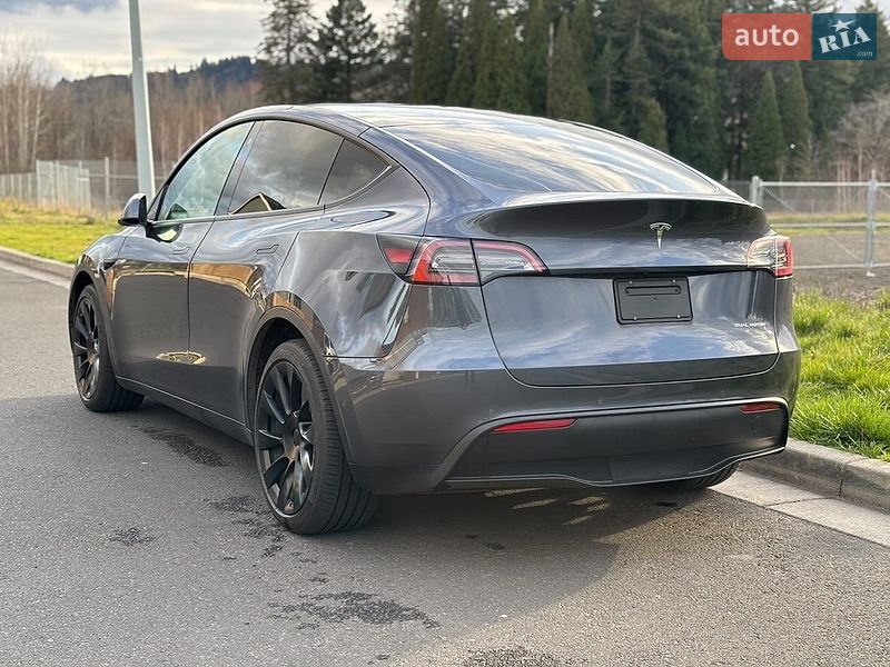 Tesla Model Y 2021
