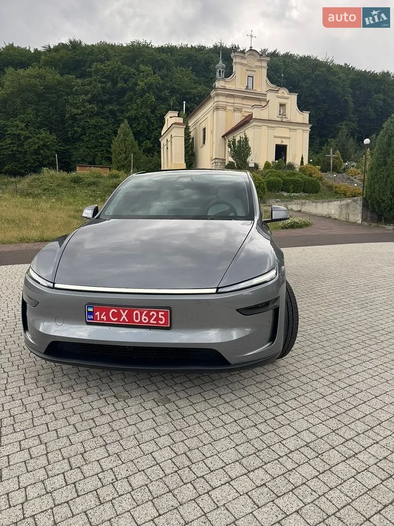 2025 Tesla Model Y - мініатюра 2