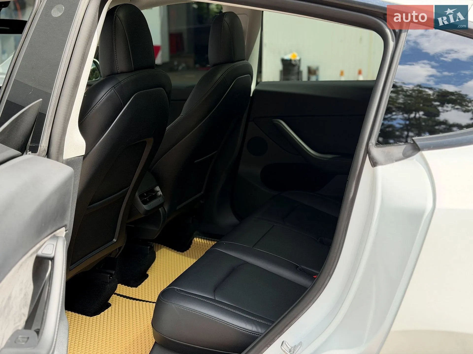 2022 Tesla Model Y - мініатюра 17