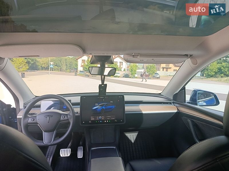 Внедорожник / Кроссовер Tesla Model Y 2023 в Львове