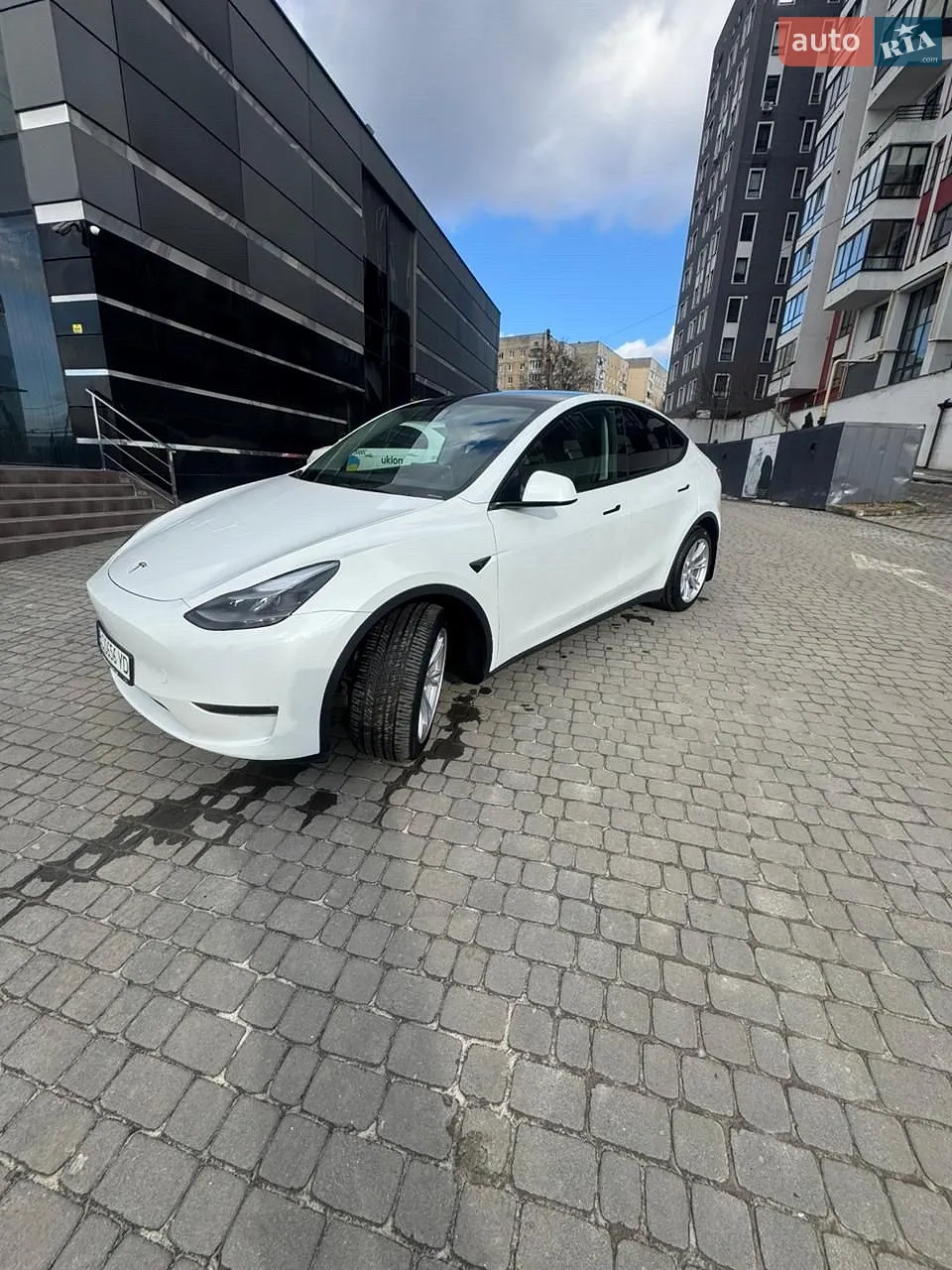 2024 Tesla Model Y - мініатюра 8