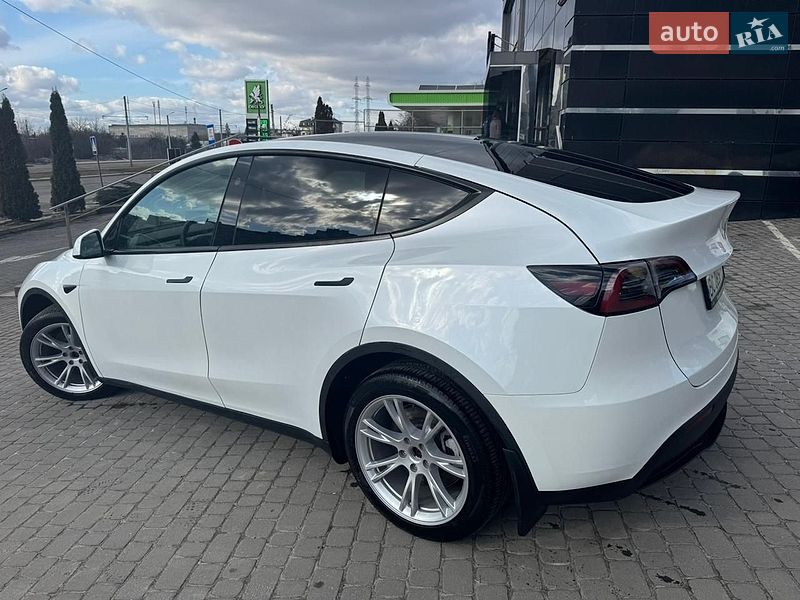 Позашляховик / Кросовер Tesla Model Y 2024 в Львові