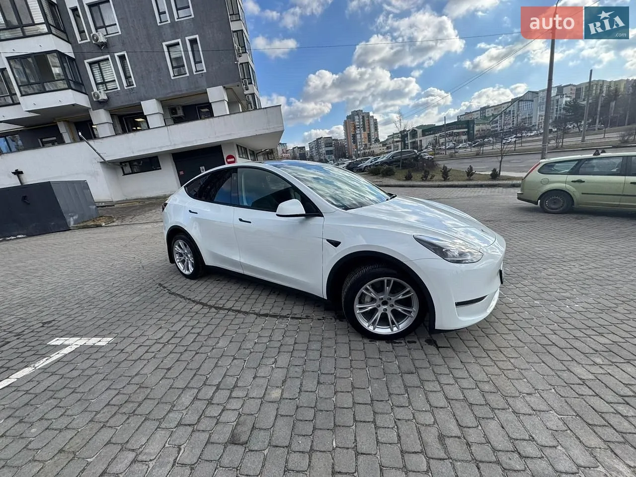 2024 Tesla Model Y - мініатюра 15