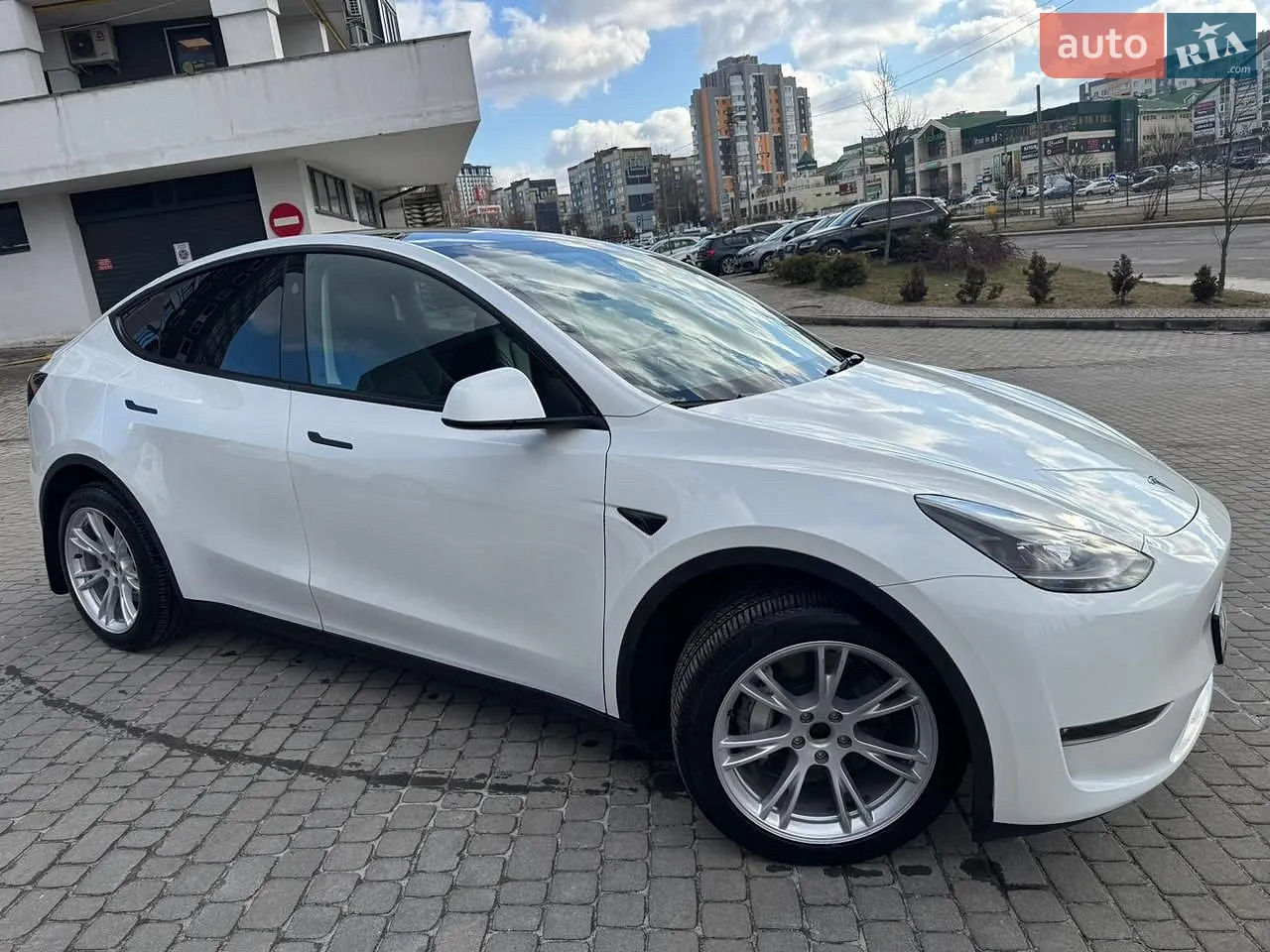 2024 Tesla Model Y - мініатюра 24