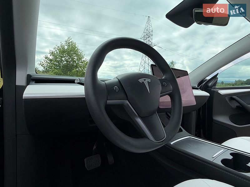 Внедорожник / Кроссовер Tesla Model Y 2023 в Трускавце