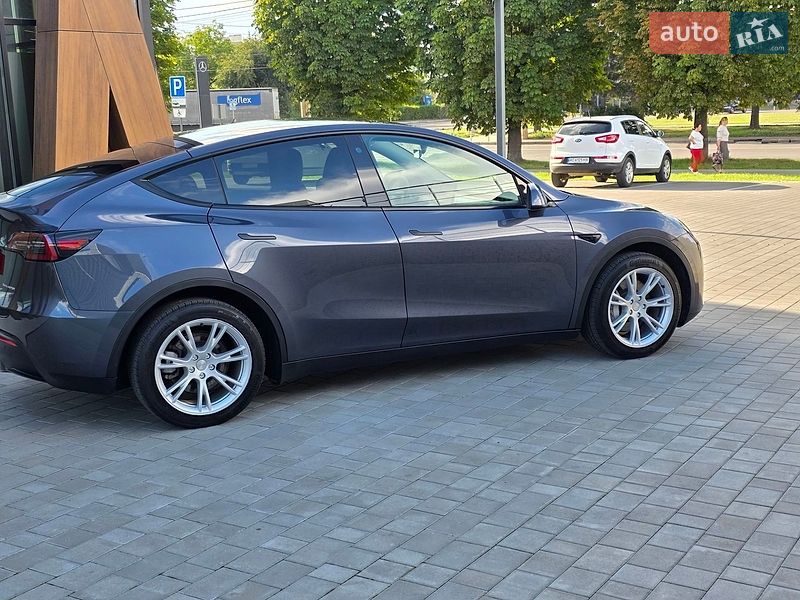 Позашляховик / Кросовер Tesla Model Y 2023 в Луцьку фото 3 Позашляховик / Кросовер Tesla Model Y 2023 в Луцьку
