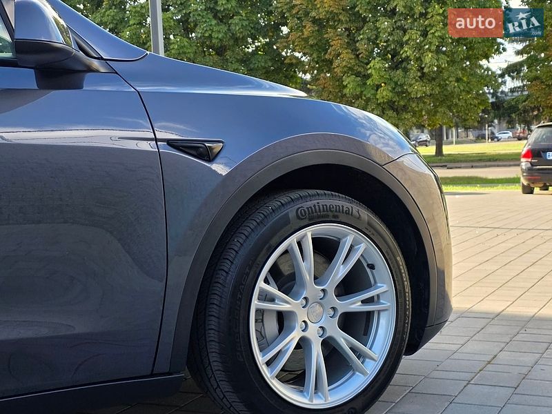 Внедорожник / Кроссовер Tesla Model Y 2023 в Луцке