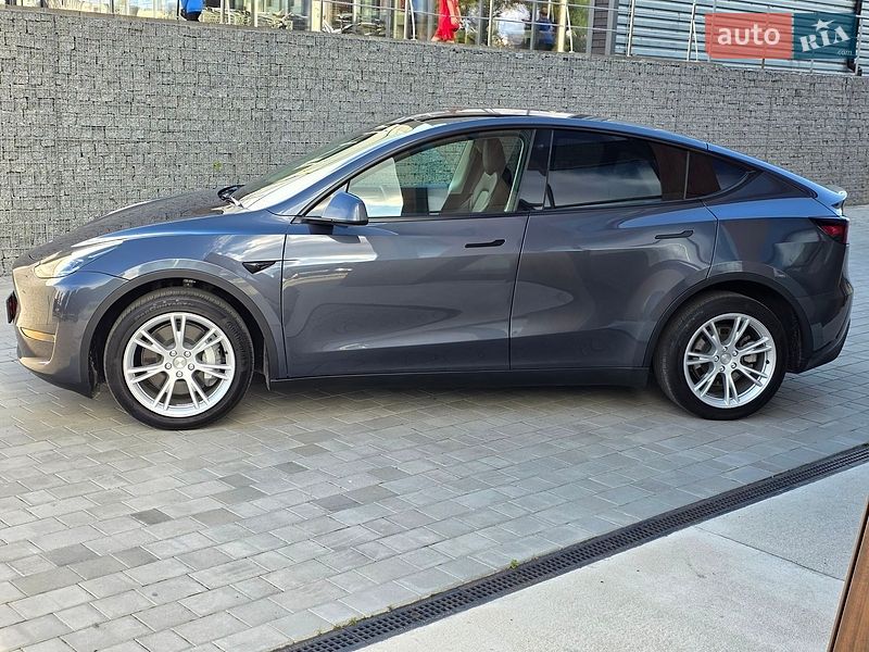 Позашляховик / Кросовер Tesla Model Y 2023 в Луцьку фото 12 Позашляховик / Кросовер Tesla Model Y 2023 в Луцьку