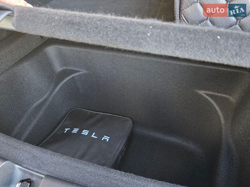 Позашляховик / Кросовер Tesla Model Y 2023 в Луцьку фото 19 Позашляховик / Кросовер Tesla Model Y 2023 в Луцьку