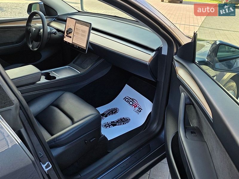 Внедорожник / Кроссовер Tesla Model Y 2023 в Луцке