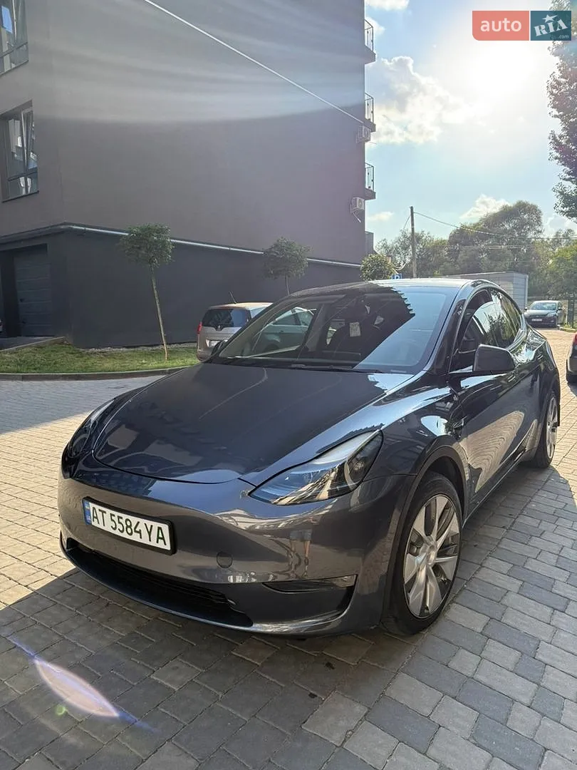 2023 Tesla Model Y - фото 1