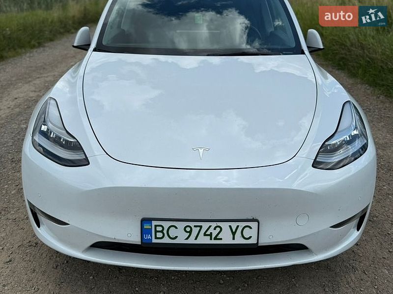 Tesla Model Y 2021