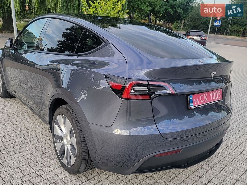 Внедорожник / Кроссовер Tesla Model Y 2023 в Львове