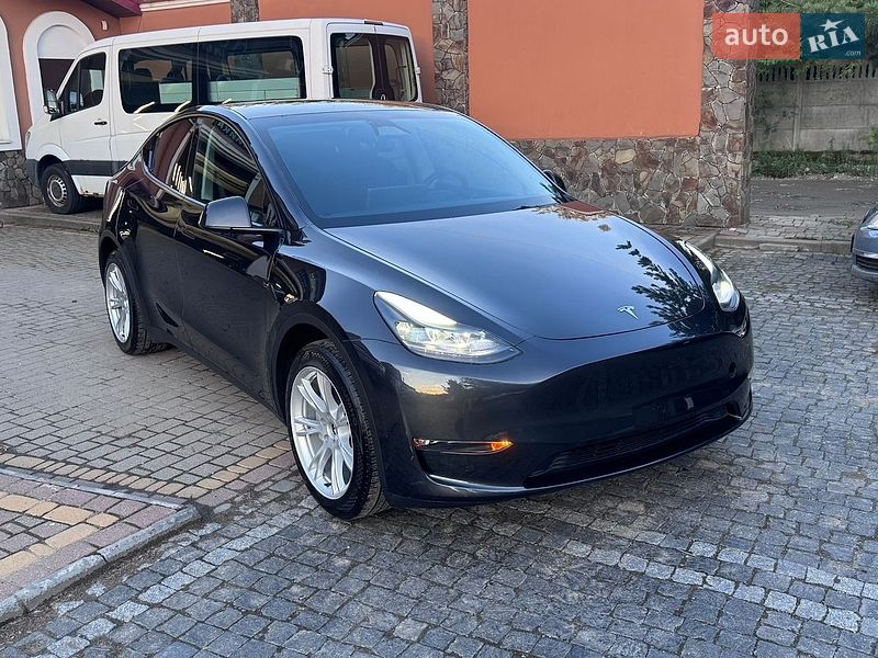 Внедорожник / Кроссовер Tesla Model Y 2024 в Львове фото 2 Внедорожник / Кроссовер Tesla Model Y 2024 в Львове
