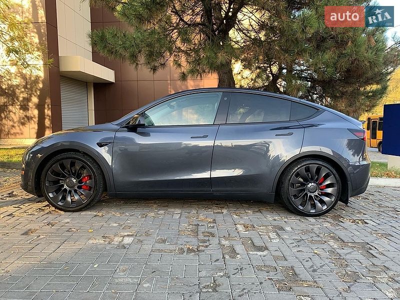 Внедорожник / Кроссовер Tesla Model Y 2022 в Львове