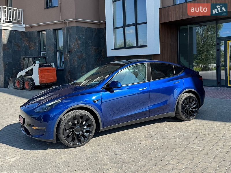 Внедорожник / Кроссовер Tesla Model Y 2024 в Ровно