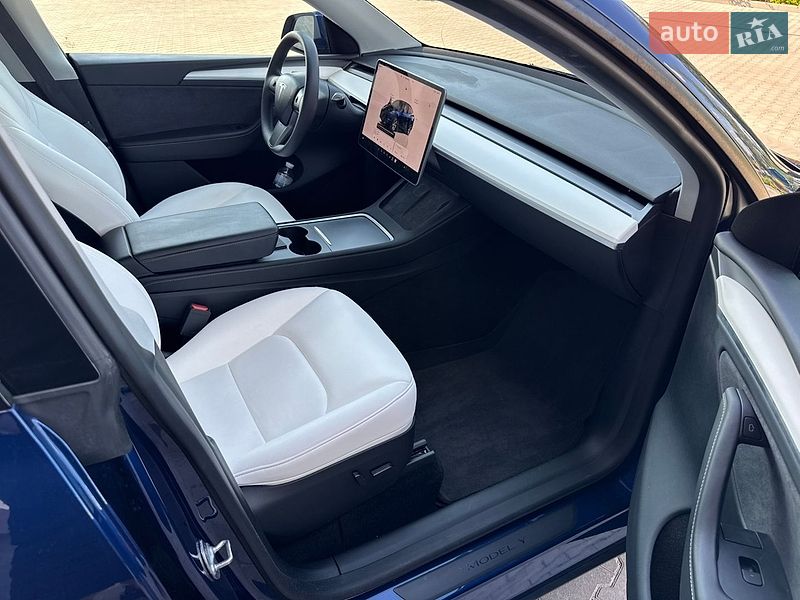 Внедорожник / Кроссовер Tesla Model Y 2024 в Ровно