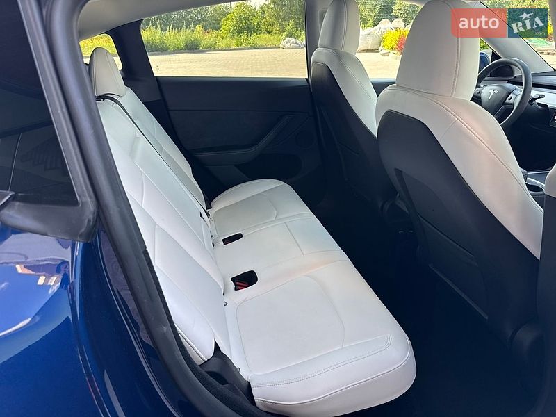 Внедорожник / Кроссовер Tesla Model Y 2024 в Ровно