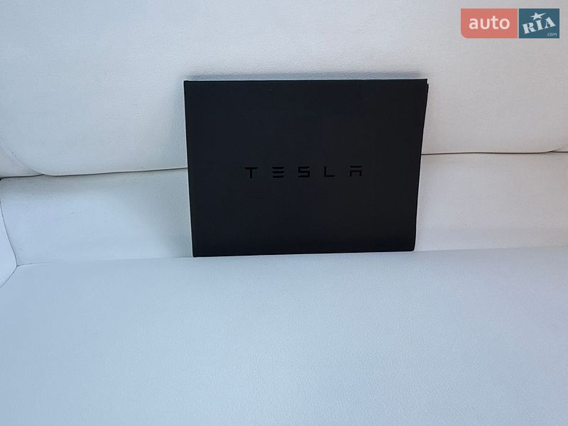 Внедорожник / Кроссовер Tesla Model Y 2024 в Ровно
